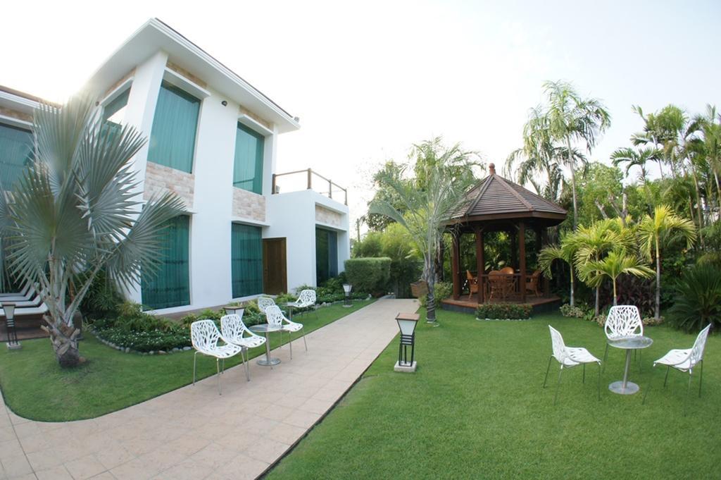 Palm Spring Resort Rangoon Buitenkant foto