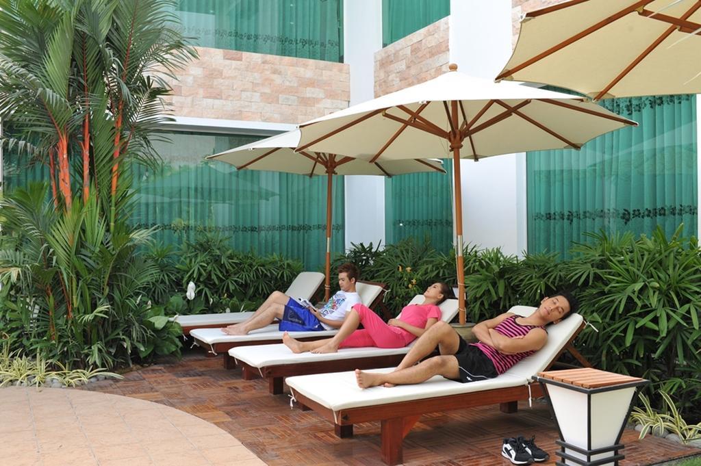 Palm Spring Resort Rangoon Buitenkant foto
