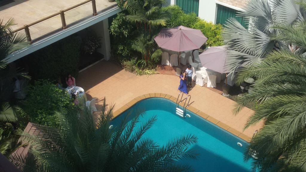 Palm Spring Resort Rangoon Buitenkant foto