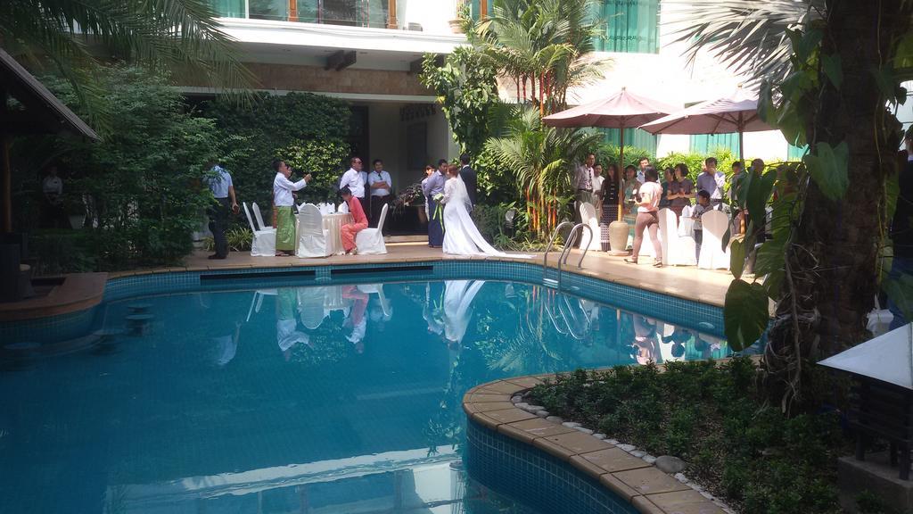 Palm Spring Resort Rangoon Buitenkant foto