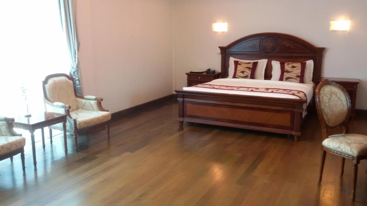 Palm Spring Resort Rangoon Buitenkant foto